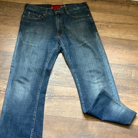 Donating soon Guess Short Length Cotton Jeans - Picture 2 of 13